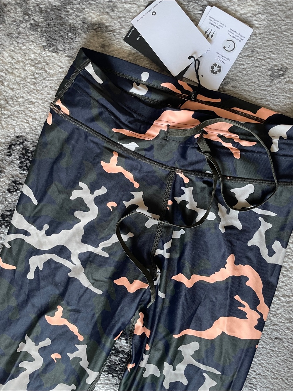 Women’s THE UPSIDE Camo Active Leggings Small NWT - Picture 4 of 4